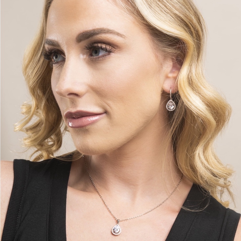 Cate & Chloe Isabel 18k Rose Gold Plated Halo Design Pendant Necklace - Picture 3 of 3